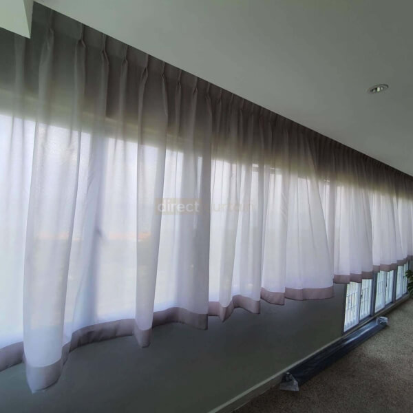 Day Curtain – Yarn Taupe Brown half height