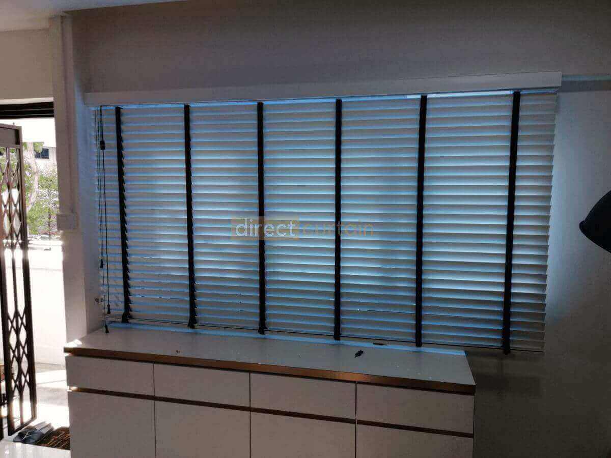 Details about   Ready Made PRIVACY Venetians Blinds 50mm 600 x 2100 Econo Wood PVC Timber Look 