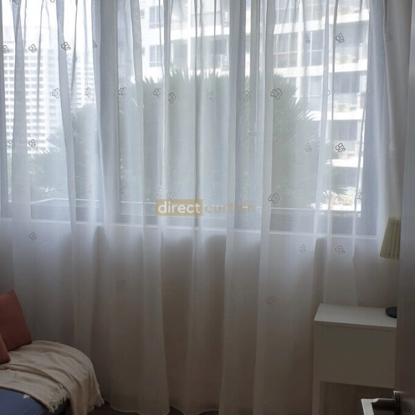 Day Curtain – Premium Petal White