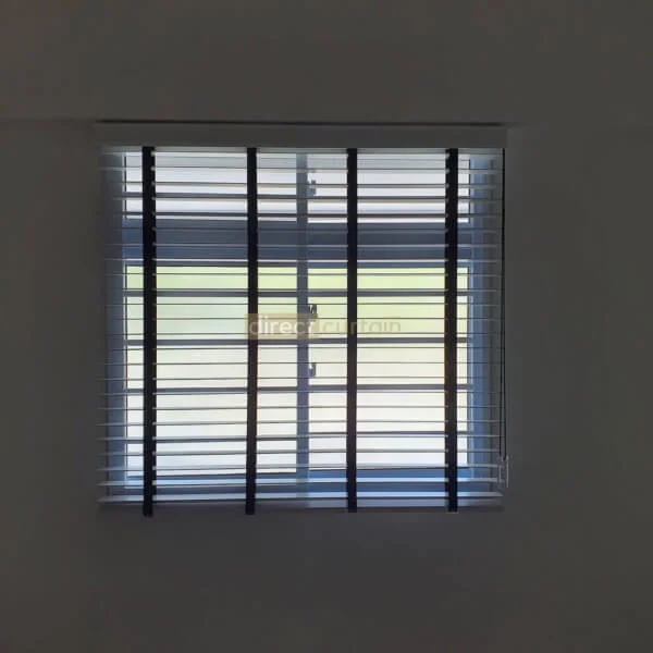 1loop mono system venetian blinds - black tape white blinds in bedroom