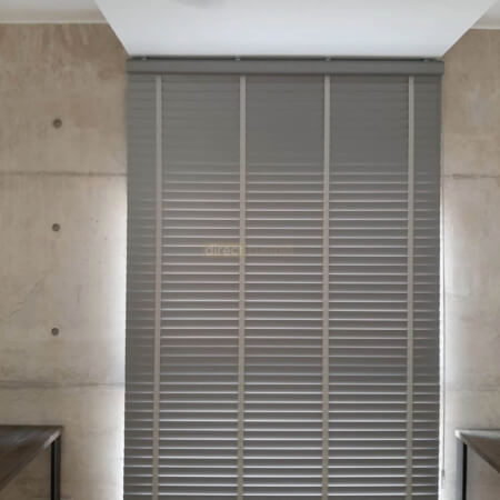 1 Loop Venetian Blind – Shark Grey - light grey tape BR2-watermark