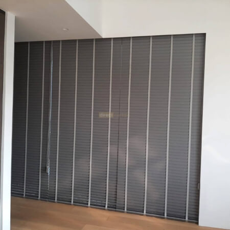 1 Loop Venetian Blind – Shark Grey - light grey tape landed br-watermark