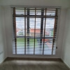 1 loop snow white venetian blinds with light brown tape