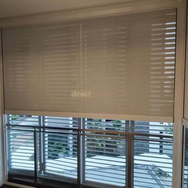 zip track blind in balcony