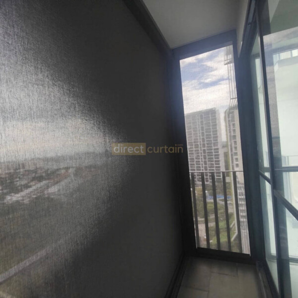 zip track blind in foresque residences